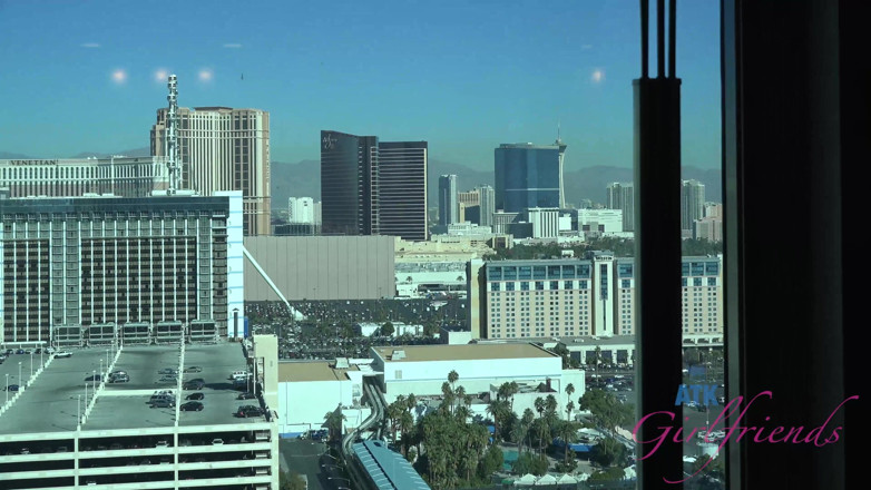 ATK Fans (Girlfriends): Vacances virtuelles à Las Vegas avec Goldie Rush, partie 3