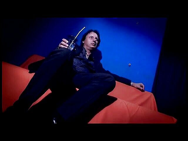 Xtime Network: 饥渴的金发女郎被群交