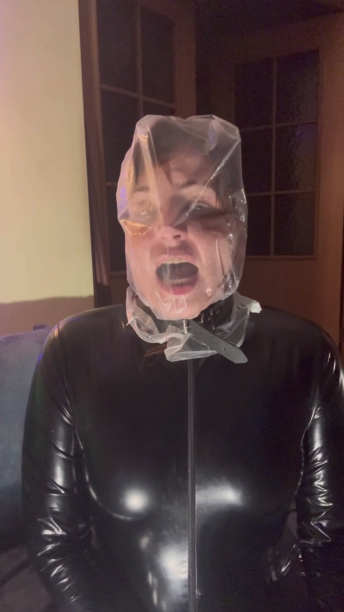 Elena917: Ciasna plastikowa torba i lateks