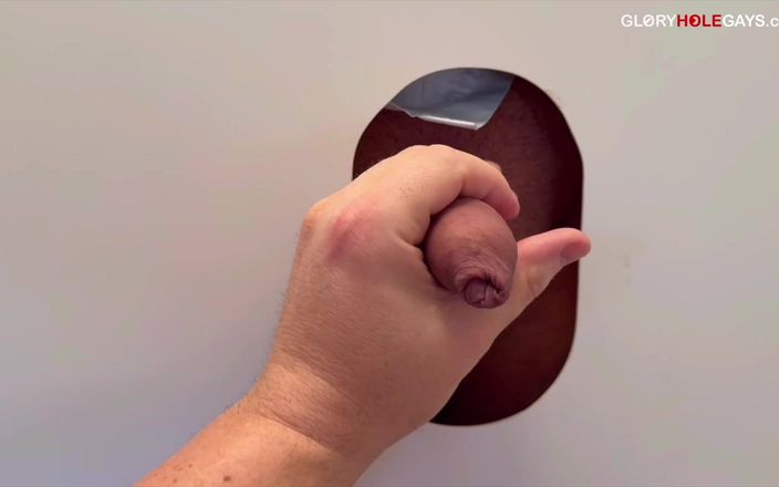 GLORYHOLEGAYS: Ha solo 20 anni e spara grande al gloryhole