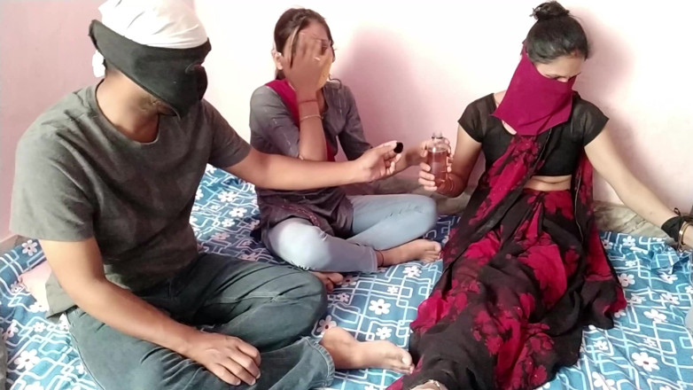 HousewifeGeeta: Fucked Neighbor Stepmom and Girl Together! Desi Threesome in Hindi