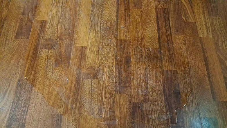 Lady Inari: Rider på en stol på ett tvålblöt golv