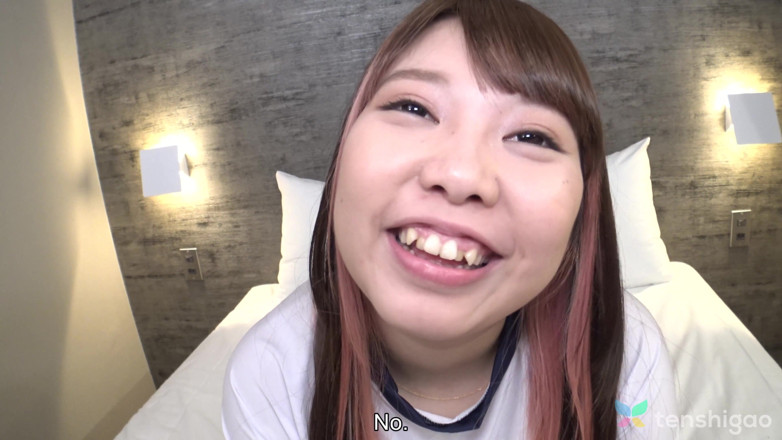 Tenshigao: Haruka Fuji в ее старшем колледже в спортзале мастурбирует в одежде для нас сегодня