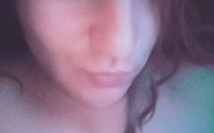 Kitty_Cross: 诱惑：瞥见我的世界