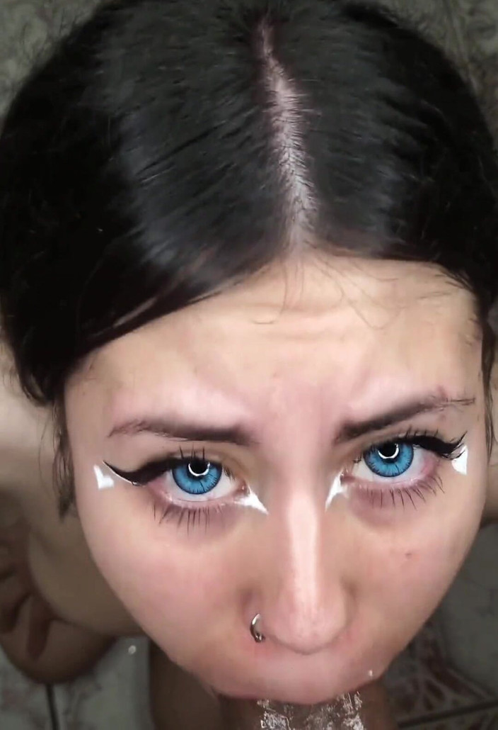 DherlyDoll: Tôi cần tiền thuê nhà để tôi làm tình với chủ...