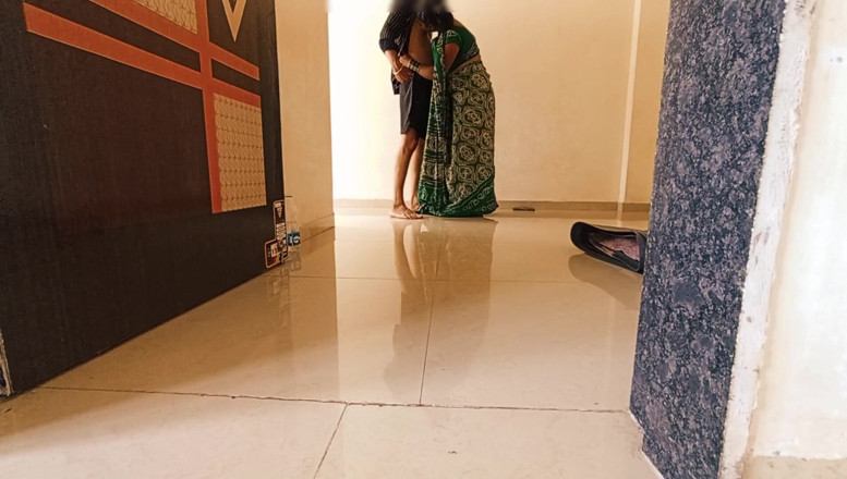Harder299: Desi Married Neighbour Stepaunty Fucked While Alone at Home. Indian...