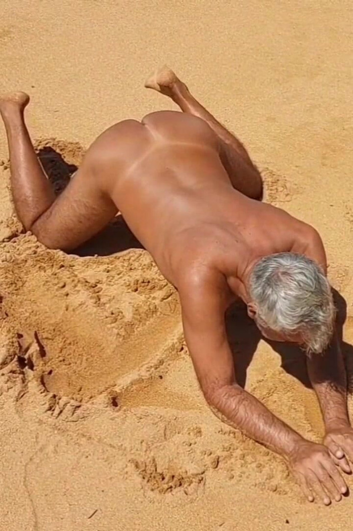 Ladysilvas: समुद्र तट पर Ladysilva अपनी हॉट गांड चोदना चाहती है