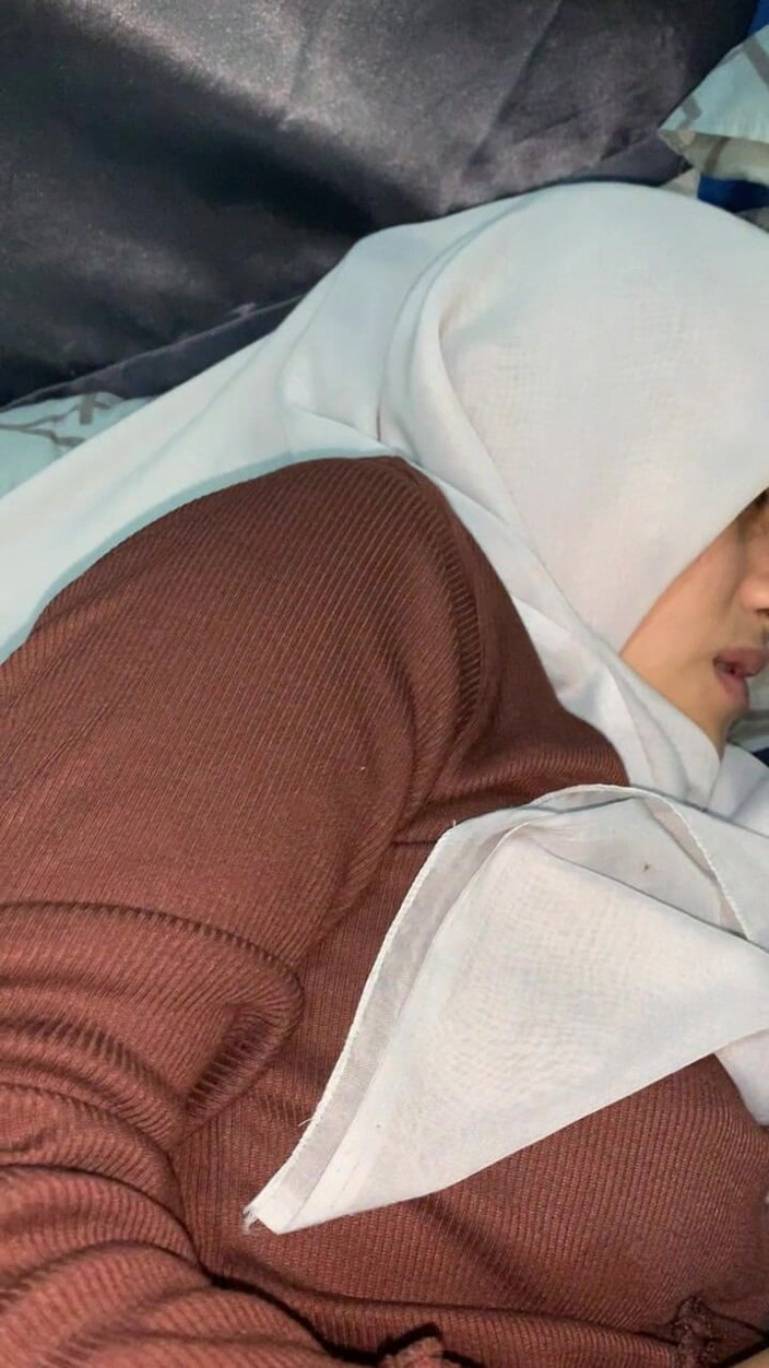 Indo Girl: Colmekin hijab flicka blir våt