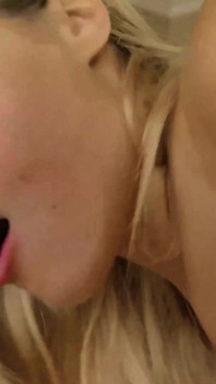Skylar Valentine's Wild Young Fuck-69, Głębokie lizanie i Ostre pchanie
