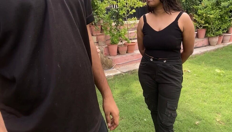 Pinkididi: 不潔なヒンディー語オーディオで顧客とのセックスを楽しむインドのふしだらな女