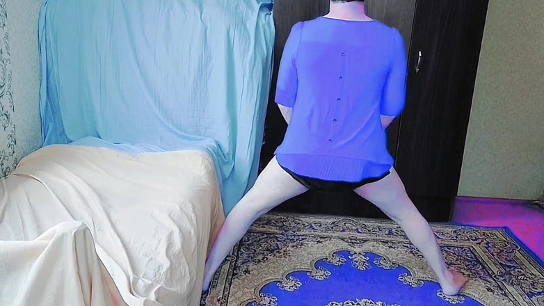 Kitty_Cross: Bedövning femboy skrattar medan hon rör sig förföriskt ikväll