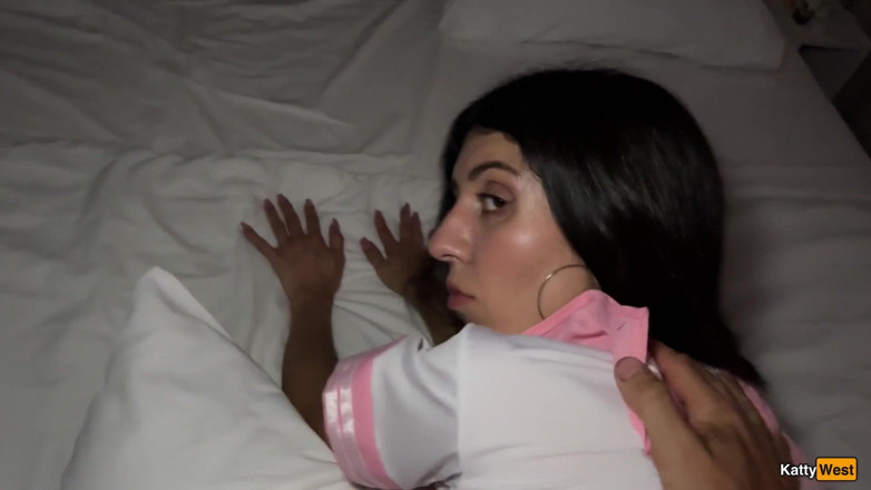 Katty West: Carina in minigonna viene scopata nel culo stretto e sborrata...