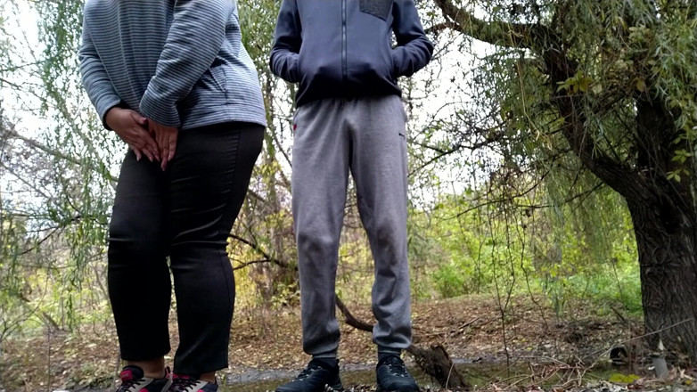 OurFetishLife: Mamă sexy după ce se pișă pe stradă mă fute