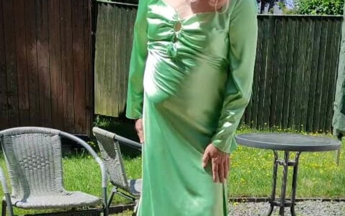 Sissy in satin: Sissy Tgirl in Sexy Green Satin Dress