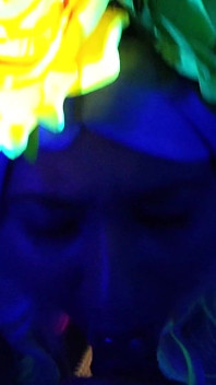 Preta luz chupando pau