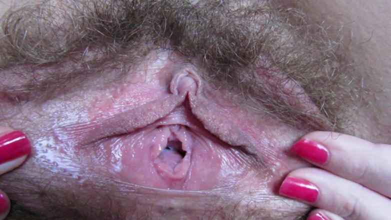 Cuteblonde666: Chlupatá holka s velkým klitorisem má několik orgasmů