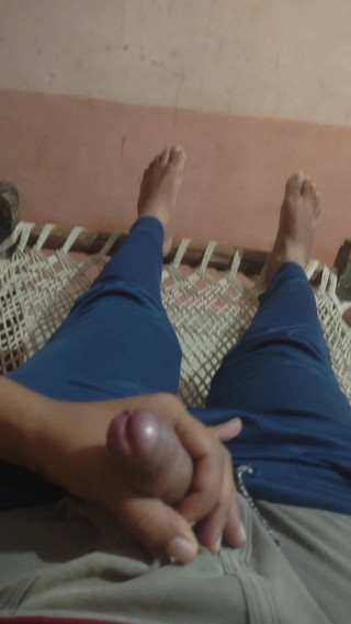 Dr_doom21: Aku lagi asik ngobrol di hp sama daisy yang lagi...