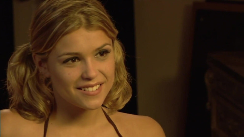 Hardcore Solo: Une blonde sexy se fait arroser dans la bouche dans...