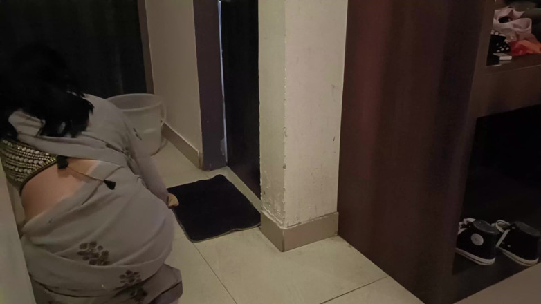 Yourdidipriya: 큰 엉덩이 인도 십대 Maid Priya는 집 주인을 유혹하고 그녀는 얼굴에 긴 섹스 정액을 얻었다