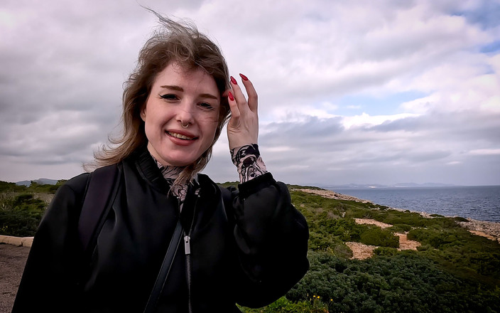 Cheating Cumsluts: 波兰妻子游客户外射精，气炸！！