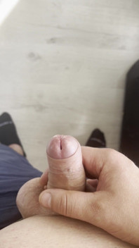 Jonge Man Masturbeert En Close-ups in HD-kwaliteit