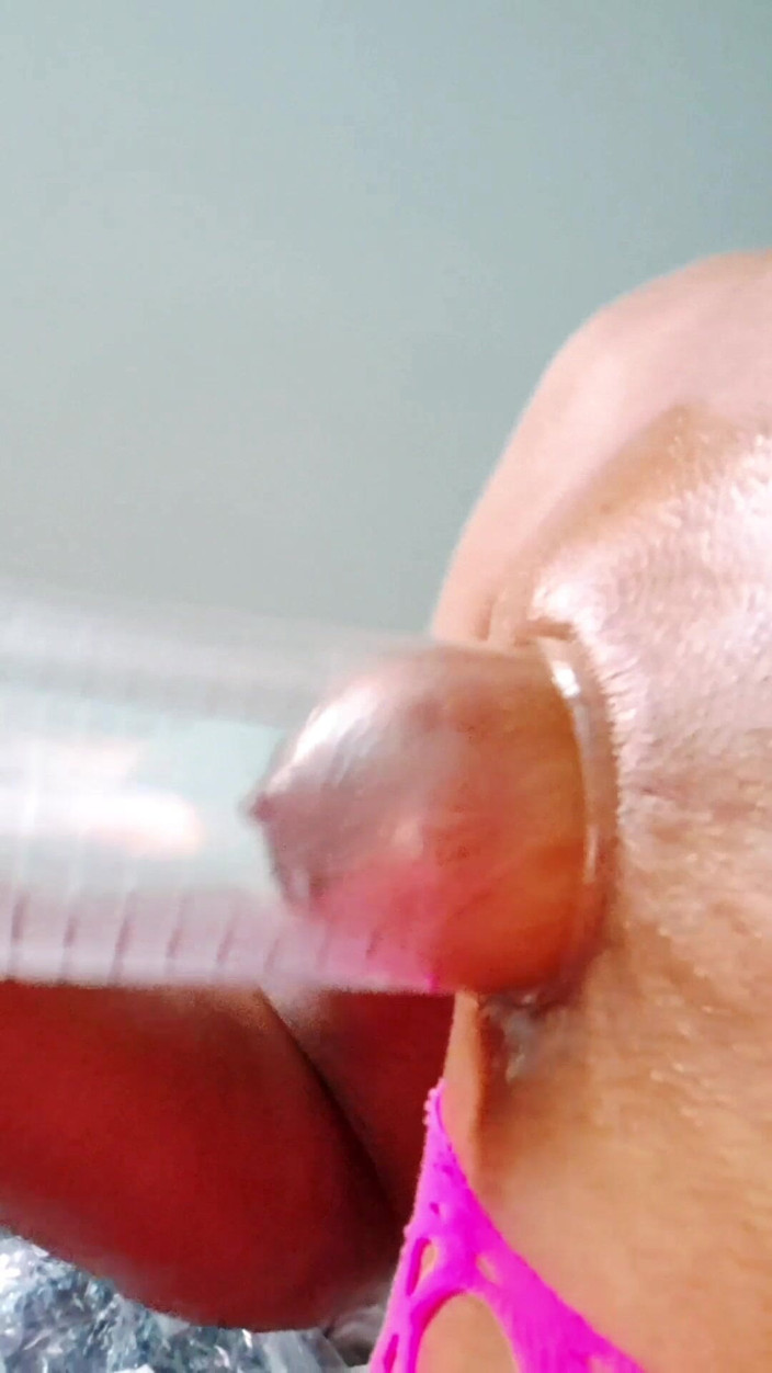 Milah CrossxxX: Pumpuji svůj malý den 2