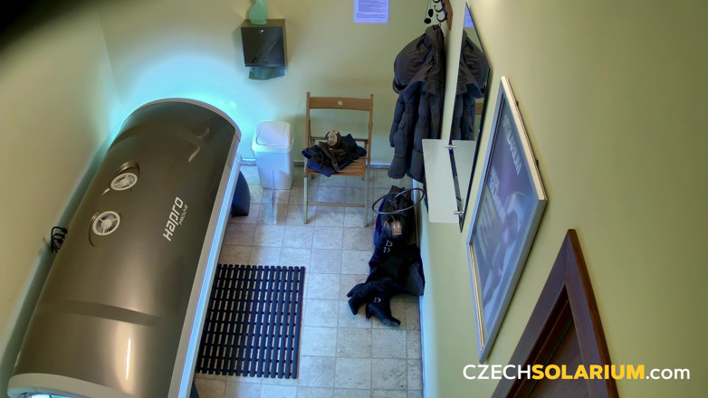 Czech Solarium: Solarium Ceko 56: Tante semok kembali di pertunjukan striptis lainnya