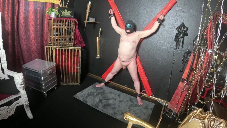 Queen_of_BDSM: Quão resilientes são seus mamilos escravos?