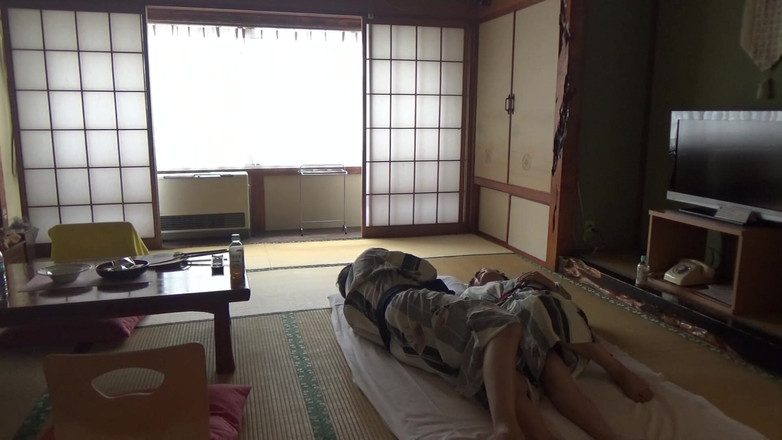 Vulture: Những hình ảnh tục tĩu được máy ảnh chụp lại trong suối nước...