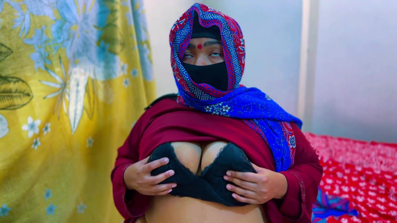 Aria Mia: Hotel arab Bbw Servitoarea a fost excitată în Arabia Saudită &amp; I...
