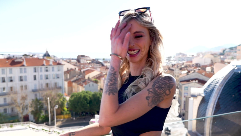 Jet sex prod: Sofie zwei große Schwänze
