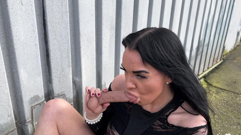 Mia XXX: Miaxxx dildo sola al porto