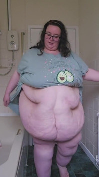 Goddess Bathroom Belly Play