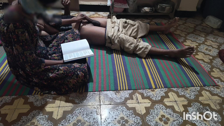 Desishycouple: Desi meia-irmã foi fodida por mais novo meio-irmão parte 1