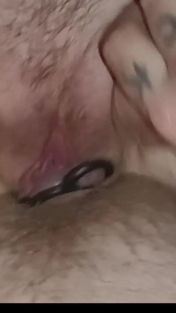 Probando mi nuevo juguete en mi primo