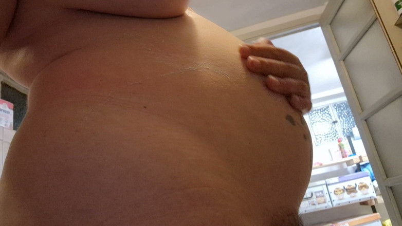 Nicoletta Embassi: Stuffed Belly &amp; Food Baby