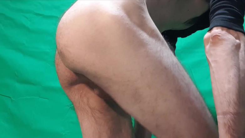 HeIsSooThin: Pele colorida g-string experimentar