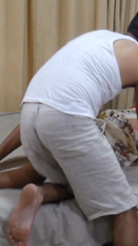 Artistă indiană bhabhi în sari devine sălbatică
