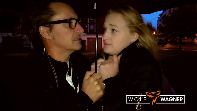 Wolf Wagner Com: Cute teen chick Scarlett Scott meets an older guy in...