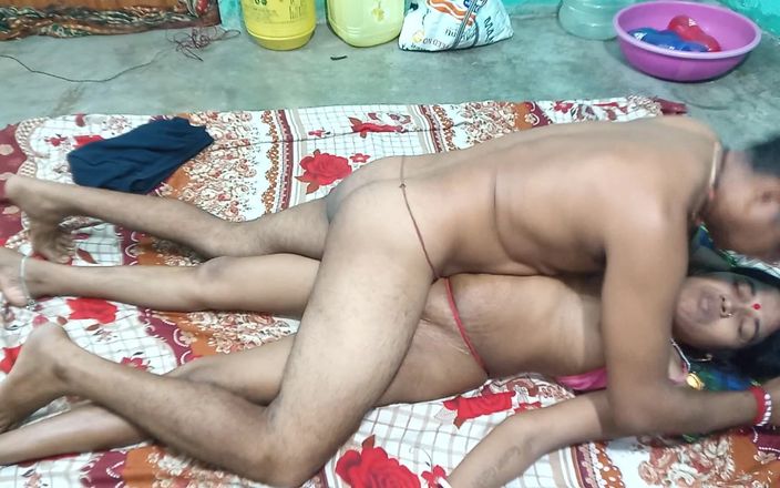 Sumitra-bhabi: Bengali mulheres foram despidas e fodidas