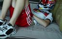 Sneakersmax98: Twink guy se masturba en la mañana en Mxhelmet y...