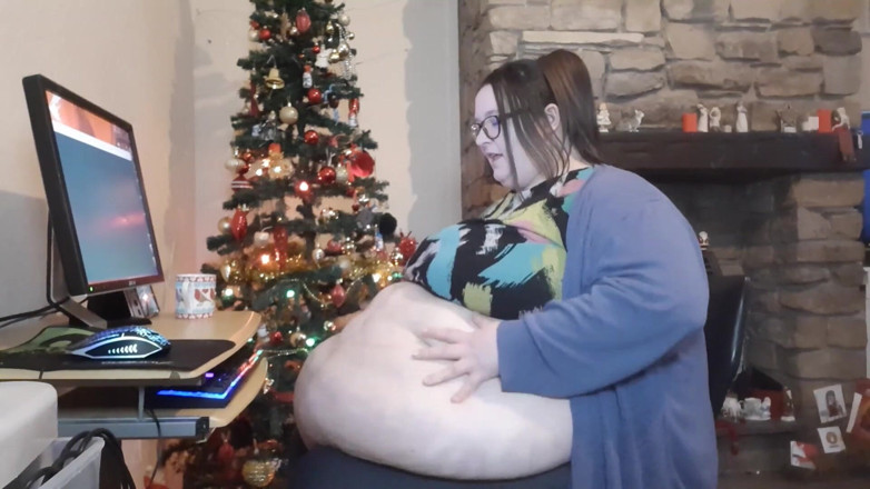 SSBBWLadyBrads: La ragazza più grassa al lavoro la pancia si sgrilletta