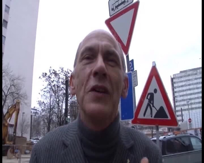 DEUTSCHLAN PORNO XXX: Sex în mașină retro adânc în gât și gagici tinere călărind pula uriașă...