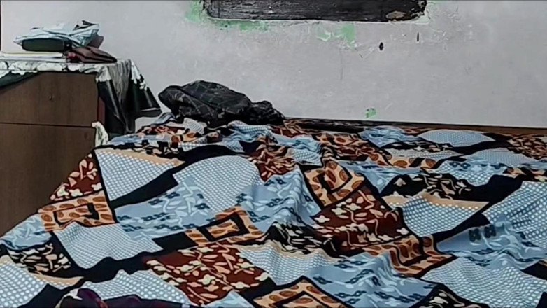 Pinki Bhabhi 69: 夫の友人が帰宅して私とセックスしました