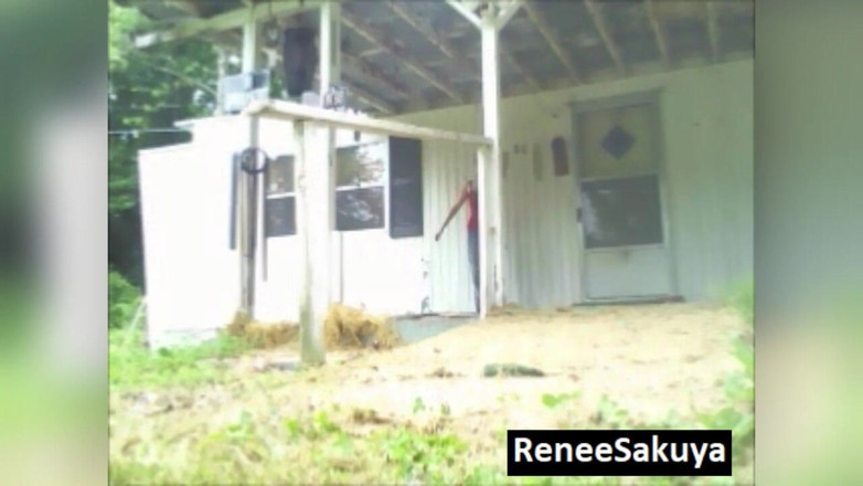 Renee Sakuya: 잠겼어, 청바지 입고 오줌 싸는 원예 사고