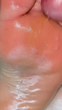 Amatör seksi yağlanmış ayak