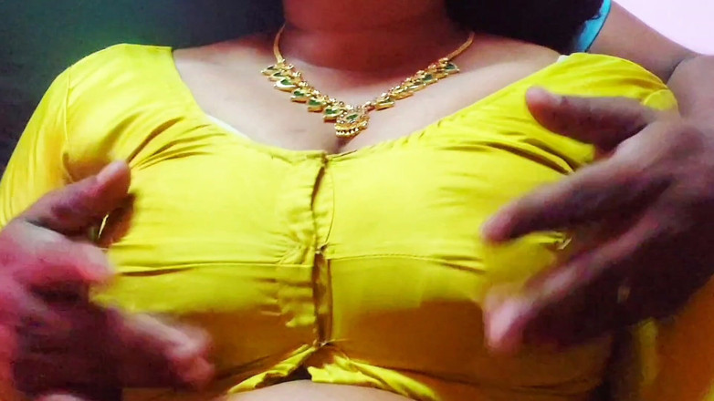 Desi Mohini: Hintli teyze komşuyla eğleniyor