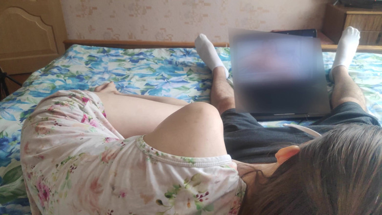 Sasha Green: Se masturba y le chupa la polla al hermanastro mientras...