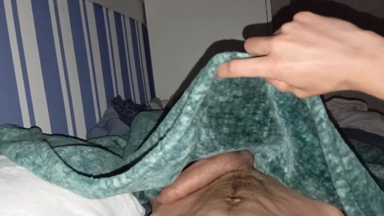 Elvissc: Masturbazione di routine del ragazzo con l'insaziabile cazzo scarica lo...