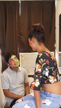 Câu chuyện ham muốn 1: Bhabhiji lừa dối chồng vì thợ điện Ravi